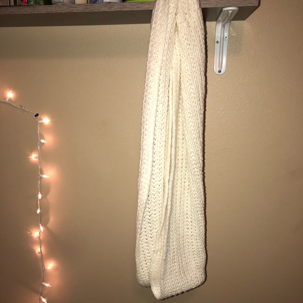 SCARVES